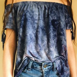 Off the shoulder American Eagle Top